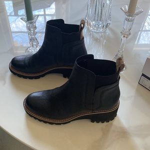Dolce Vita Black waterproof Chelsea boot, Huey H20, size 6.5